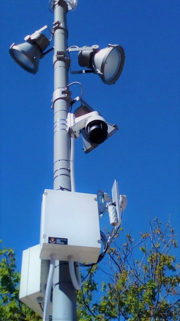 Telecamere per la videosorveglianza montate in un palo